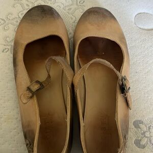 Handmade real leather ballerina flat size 7/12 I’m an 8 and my foot is now tight